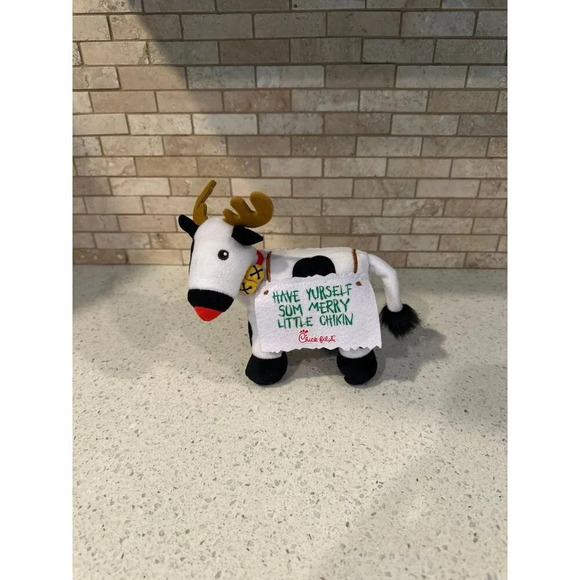 2017 Chick filled A COW DISGUISED AS REINDEER b1 - Picture 1 of 2